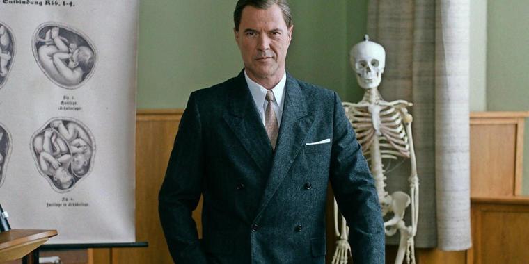 Werk-ohne-Autor-Im-Mahlstrom-der-Geschichte_big_teaser_article